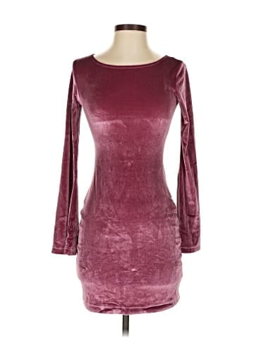 Urban Outfitters Casual Dress (view 1)