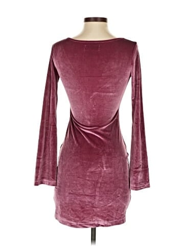 Urban Outfitters Casual Dress (view 2)