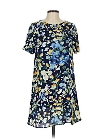 Slate & Willow Casual Dress (view 1)