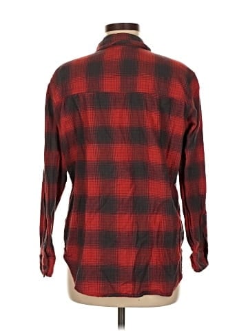 Universal Thread Long Sleeve Button-Down Shirt (view 2)