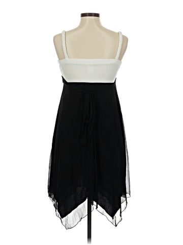En Focus Cocktail Dress (view 2)