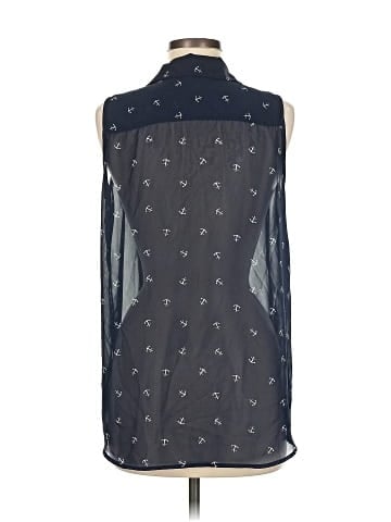 Darjoni Sleeveless Blouse (view 2)