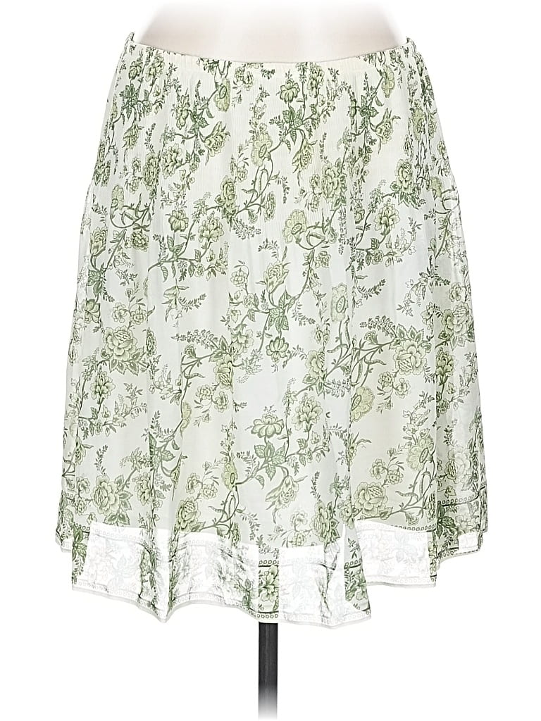 Pre-owned Max Studio Casual Skirt In White