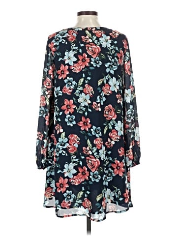 Cupcakes & Cashmere Casual Dress (view 2)