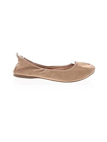 Universal Thread Flats (view 1)