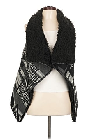 Me Jane Faux Fur Vest (view 1)