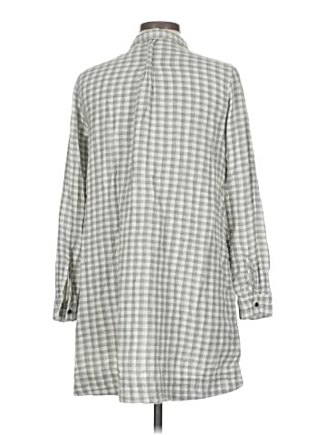 Ann Taylor LOFT Outlet Long Sleeve Button-Down Shirt (view 2)