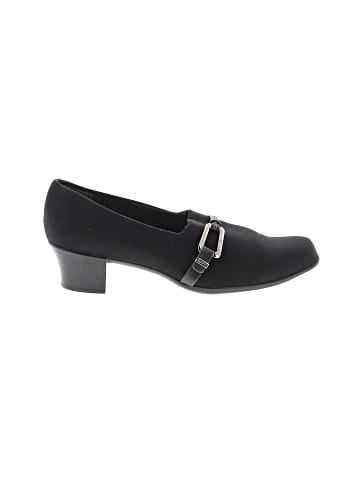 Munro American Heels (view 1)