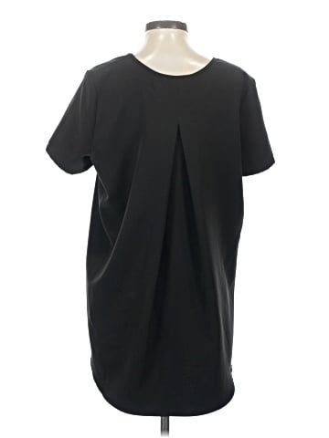 Romeo & Juliet Couture Short Sleeve Top (view 2)