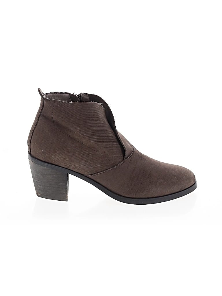 Pre-owned Eileen Fisher Ankle Boots In Brown