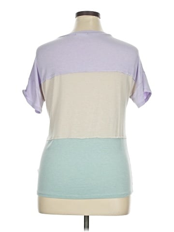 GeeGee Short Sleeve T-Shirt (view 2)