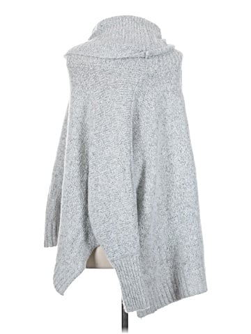Kaisely Poncho (view 2)
