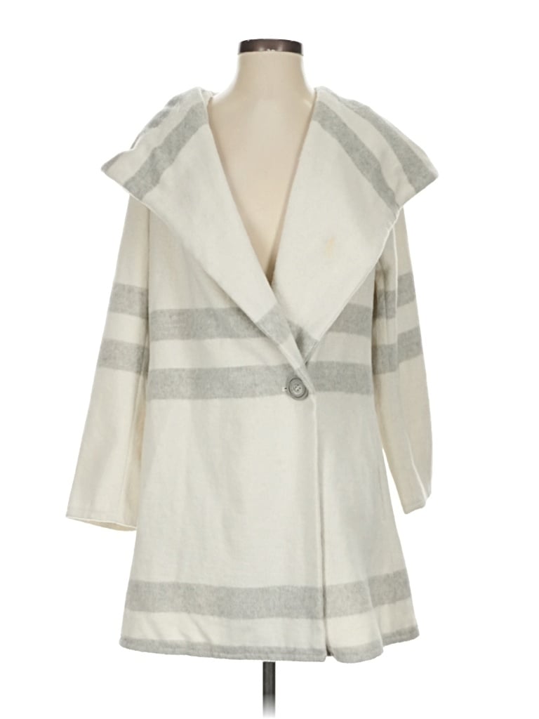 Pre-owned Lovestitch Coat In White