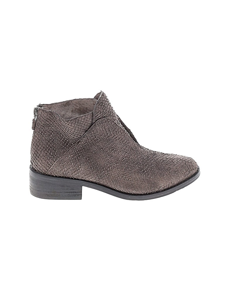 Pre-owned Eileen Fisher Ankle Boots In Gray