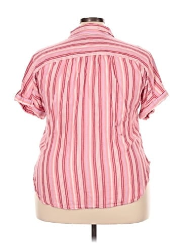 Gloria Vanderbilt Short Sleeve Button-Down Shirt (view 2)