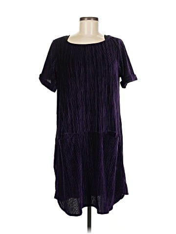 Chelsea & Theodore Casual Dress (view 1)