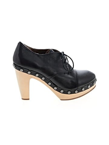 Cynthia Vincent Heels (view 1)