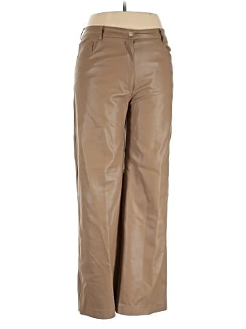 Akira Khakis (view 1)