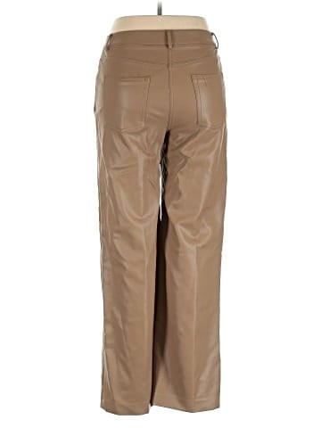 Akira Khakis (view 2)