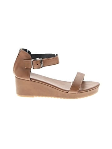 Unbranded Wedges (view 1)