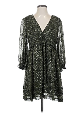 Urban Outfitters Casual Dress (view 1)