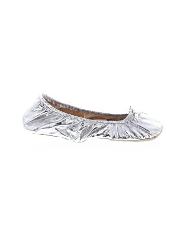 Unbranded Flats (view 1)