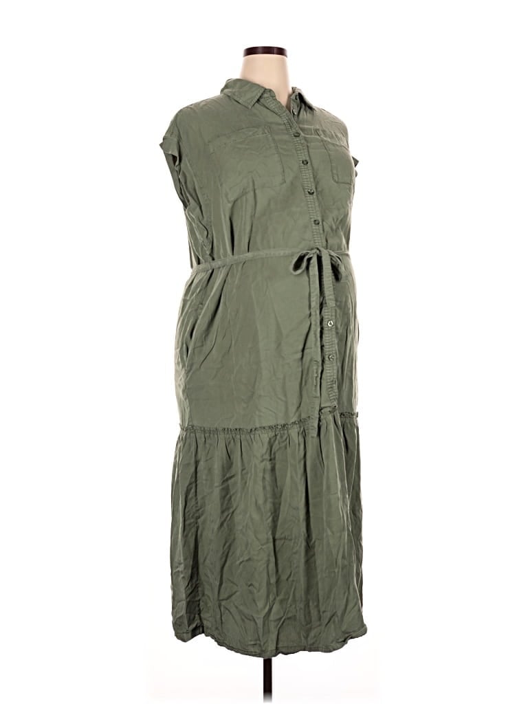 Pre-owned Ingrid & Isabel Casual Dress In Green