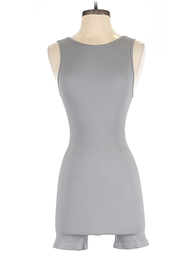 Pre-owned Oqq Romper In Gray