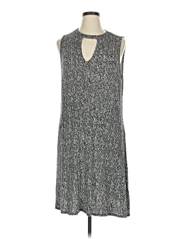 Jennifer Lopez Casual Dress (view 1)