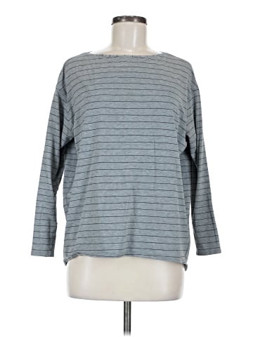 Lululemon Athletica 3/4 Sleeve T-Shirt (view 1)