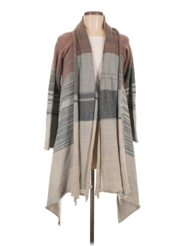 Goddis Poncho (view 1)
