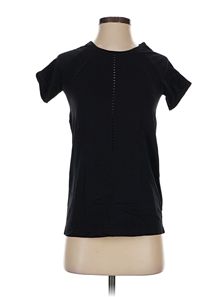 Pre-owned Athleta Short Sleeve T-shirt In Black