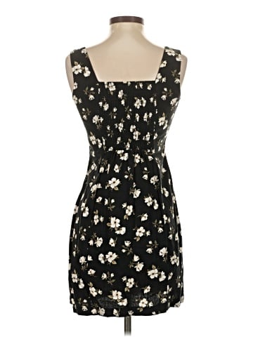 Old Navy Casual Dress (view 2)