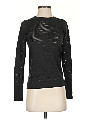 Lululemon Athletica Long Sleeve T-Shirt (view 1)