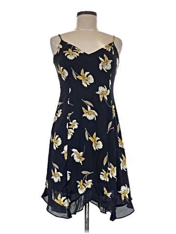 19 Cooper Casual Dress (view 1)