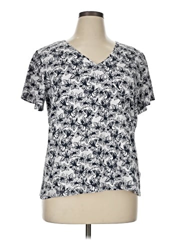 Hearts of Palm Woman Short Sleeve Blouse (view 1)