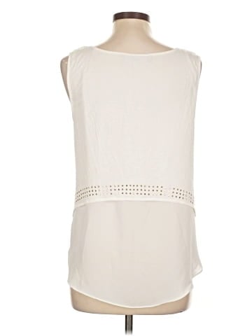 Jennifer Lopez Sleeveless Top (view 2)
