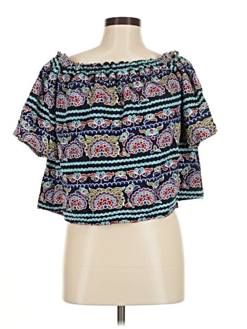 Romeo & Juliet Couture Short Sleeve Blouse (view 1)