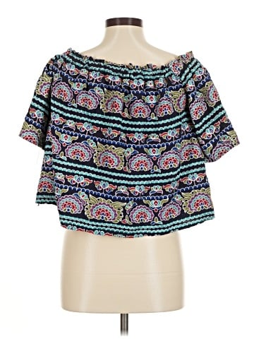 Romeo & Juliet Couture Short Sleeve Blouse (view 2)