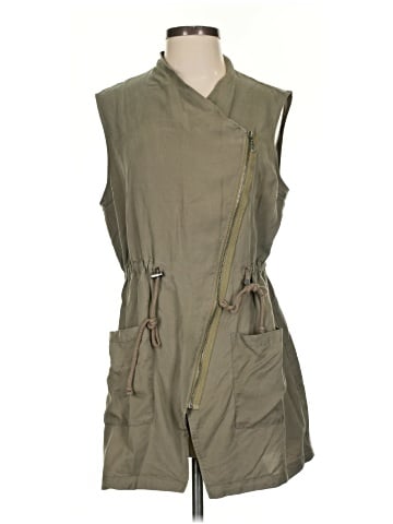 Drew Vest (view 1)