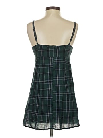 Urban Outfitters Casual Dress (view 2)