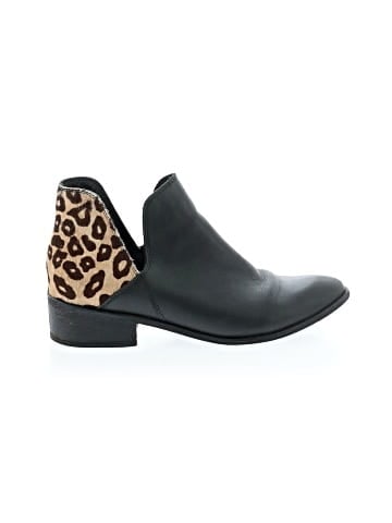 Kaanas Ankle Boots (view 1)