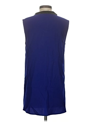 Elie Tahari Sleeveless Button-Down Shirt (view 2)