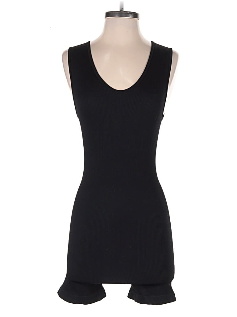 Pre-owned Oqq Romper In Black