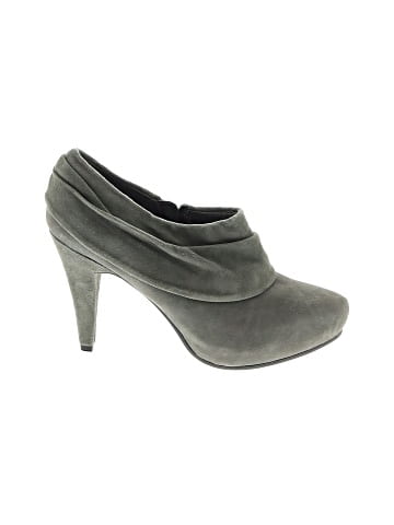 Me To We Heels (view 1)