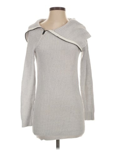 Ricki's Pullover Sweater (view 1)