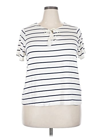Lily Star Short Sleeve Henley (view 1)