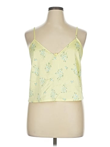 colsie Sleeveless Blouse (view 1)