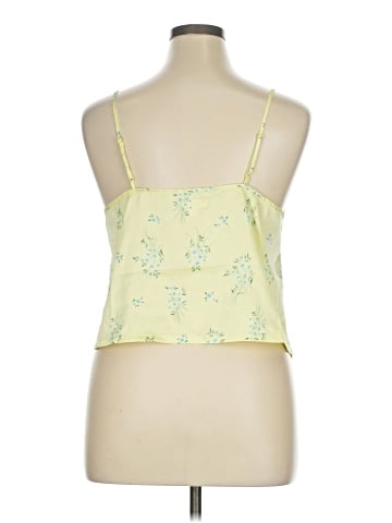 colsie Sleeveless Blouse (view 2)