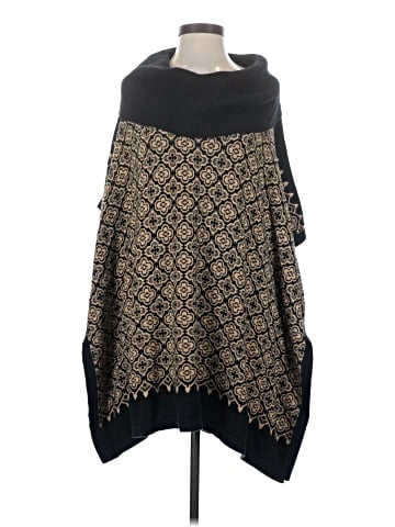 Hinge Poncho (view 1)